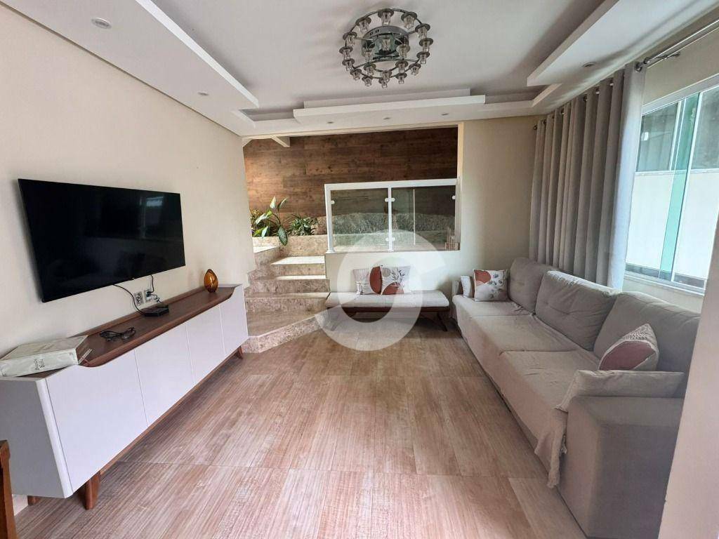 Casa à venda com 5 quartos, 400m² - Itaipu,Niterói