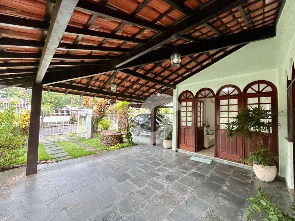 Casa à venda com 3 quartos, 192m² - Piratininga,Niterói