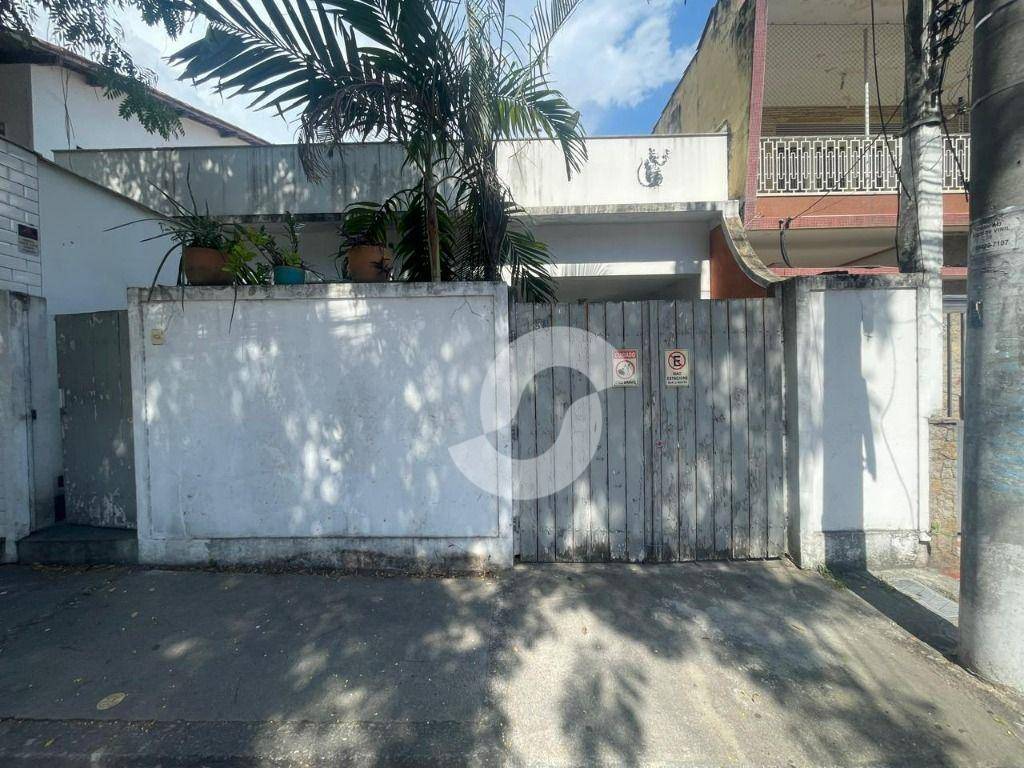 Casa à venda com 3 quartos, 109m² - Santa Rosa,Niterói