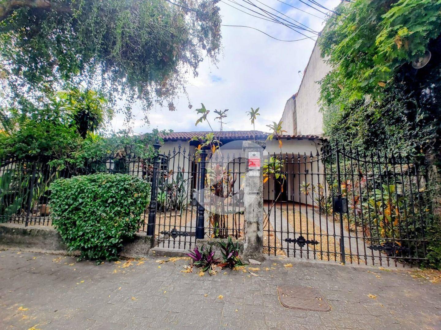 Casa à venda com 5 quartos, 242m² - São Francisco,Niterói