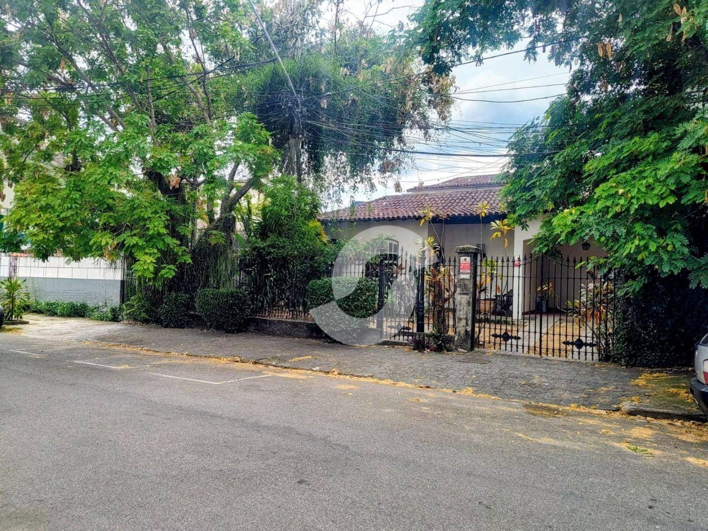 Casa à venda com 5 quartos, 242m² - São Francisco,Niterói