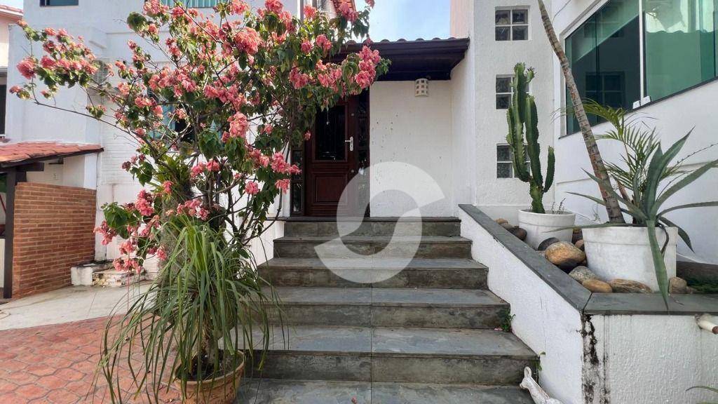 Casa à venda com 3 quartos, 258m² - Camboinhas,Niterói