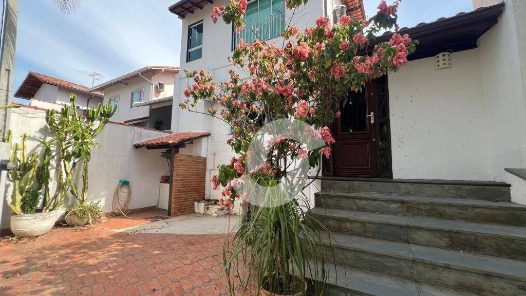Casa à venda com 3 quartos, 258m² - Camboinhas,Niterói