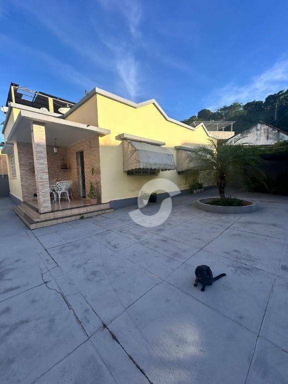 Casa à venda com 3 quartos, 113m² - Barreto,Niterói
