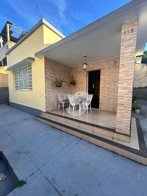 Casa à venda com 3 quartos, 113m² - Barreto,Niterói
