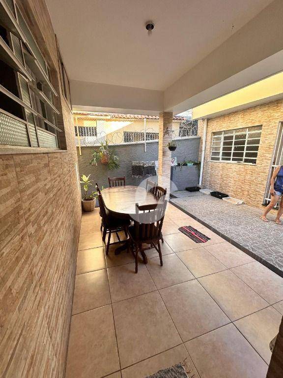 Casa à venda com 3 quartos, 113m² - Barreto,Niterói