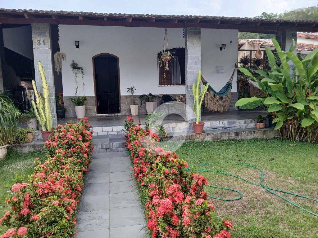 Casa à venda com 3 quartos, 263m² - Itaipu,Niterói