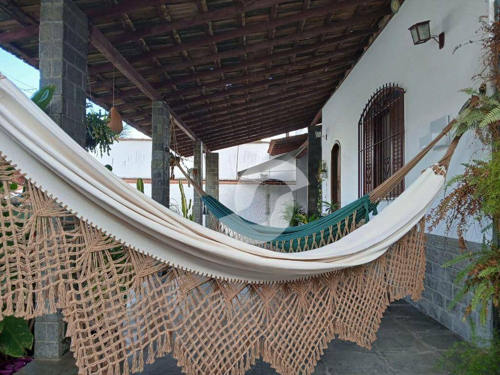 Casa à venda com 3 quartos, 263m² - Itaipu,Niterói