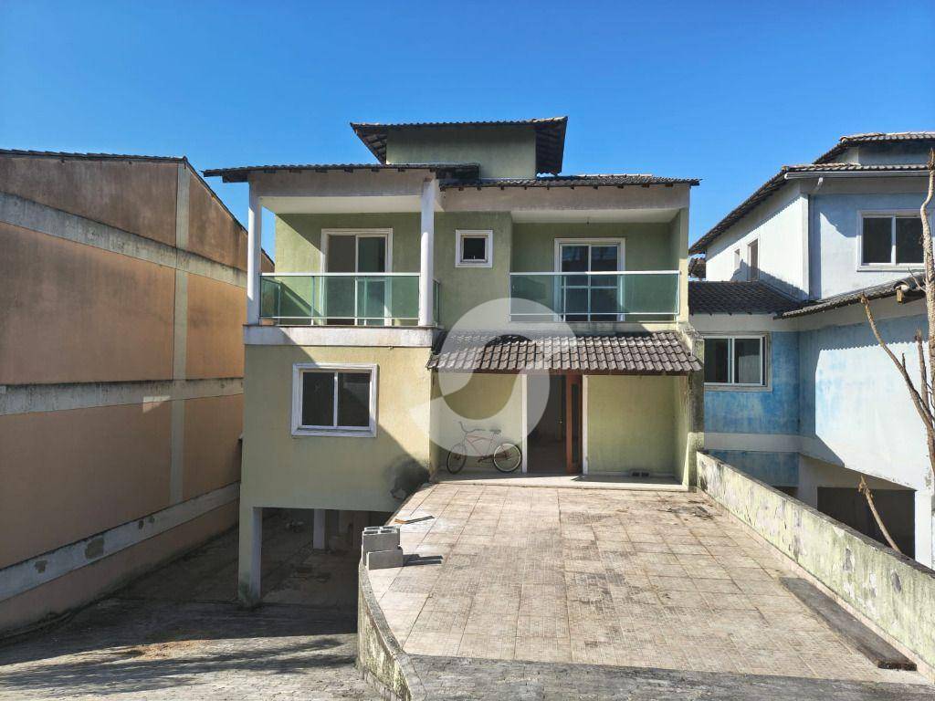 Casa à venda com 5 quartos, 480m² - Itaipu,Niterói