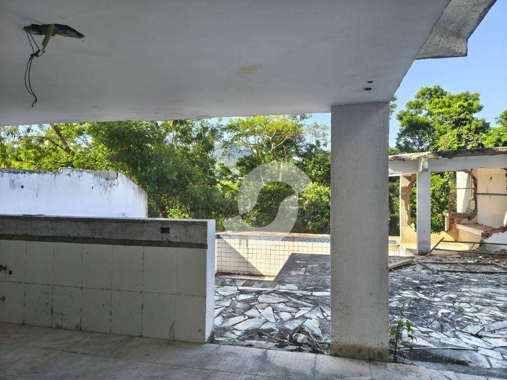 Casa à venda com 5 quartos, 480m² - Itaipu,Niterói