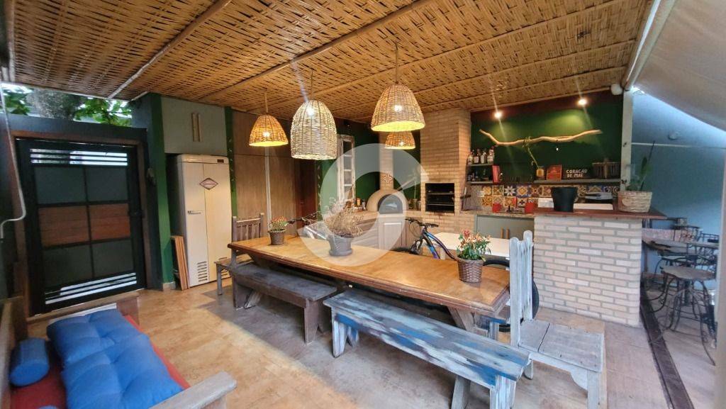 Casa à venda com 3 quartos, 150m² - Piratininga,Niterói
