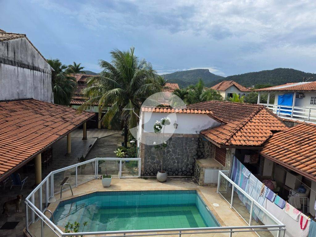 Casa à venda com 2 quartos, 200m² - Itaipu,Niterói