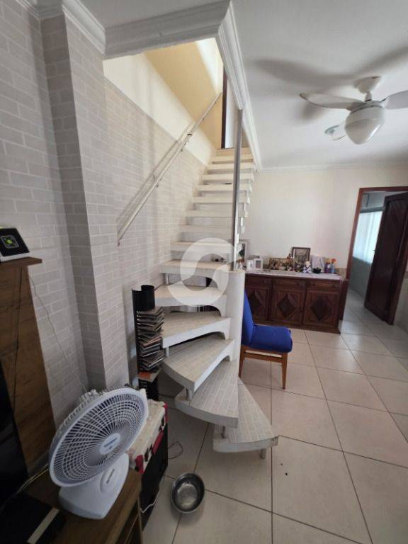 Casa à venda com 2 quartos, 200m² - Itaipu,Niterói