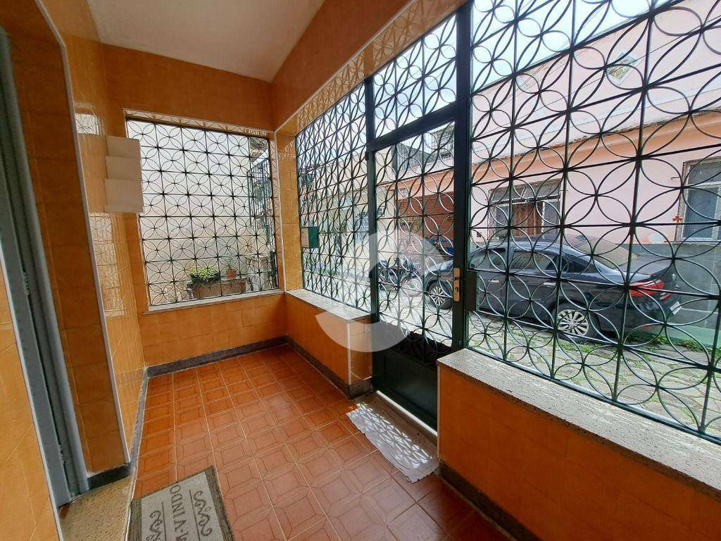 Casa à venda com 2 quartos, 105m² - Barreto,Niterói