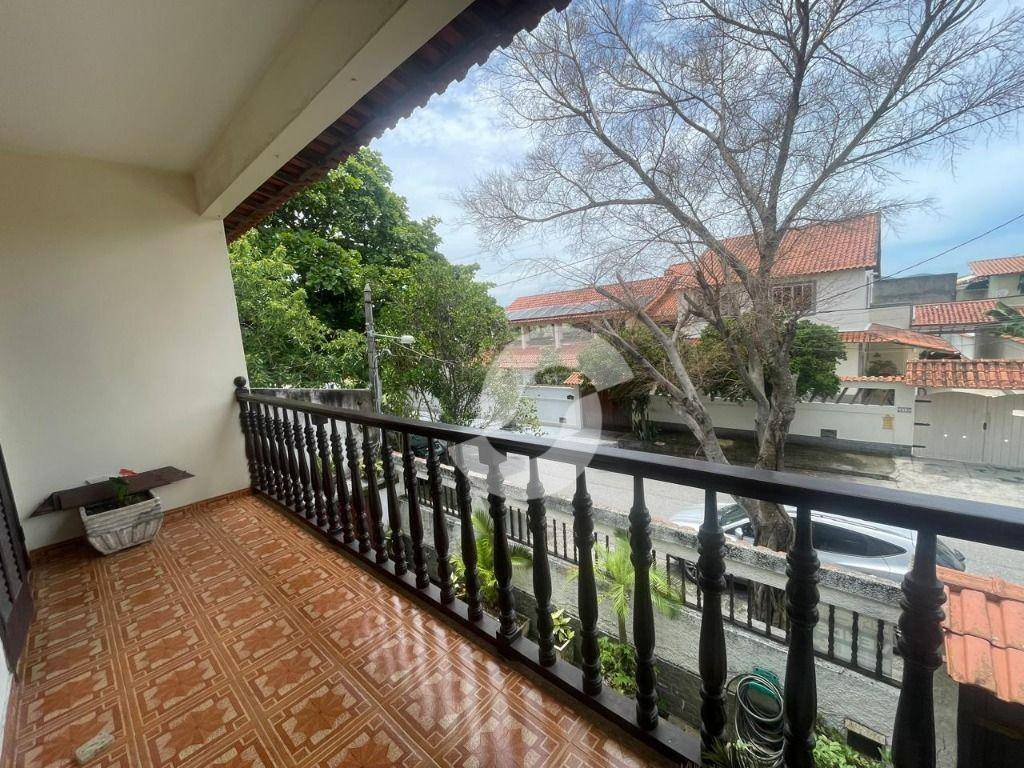 Casa à venda com 5 quartos, 380m² - Piratininga,Niterói