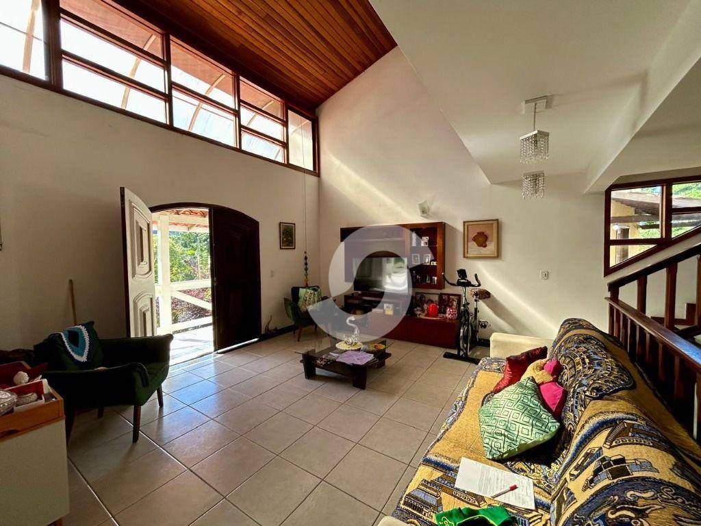  - Casa à venda, 247 m² por R$ 900.000,00 - Piratininga - Niterói/RJ