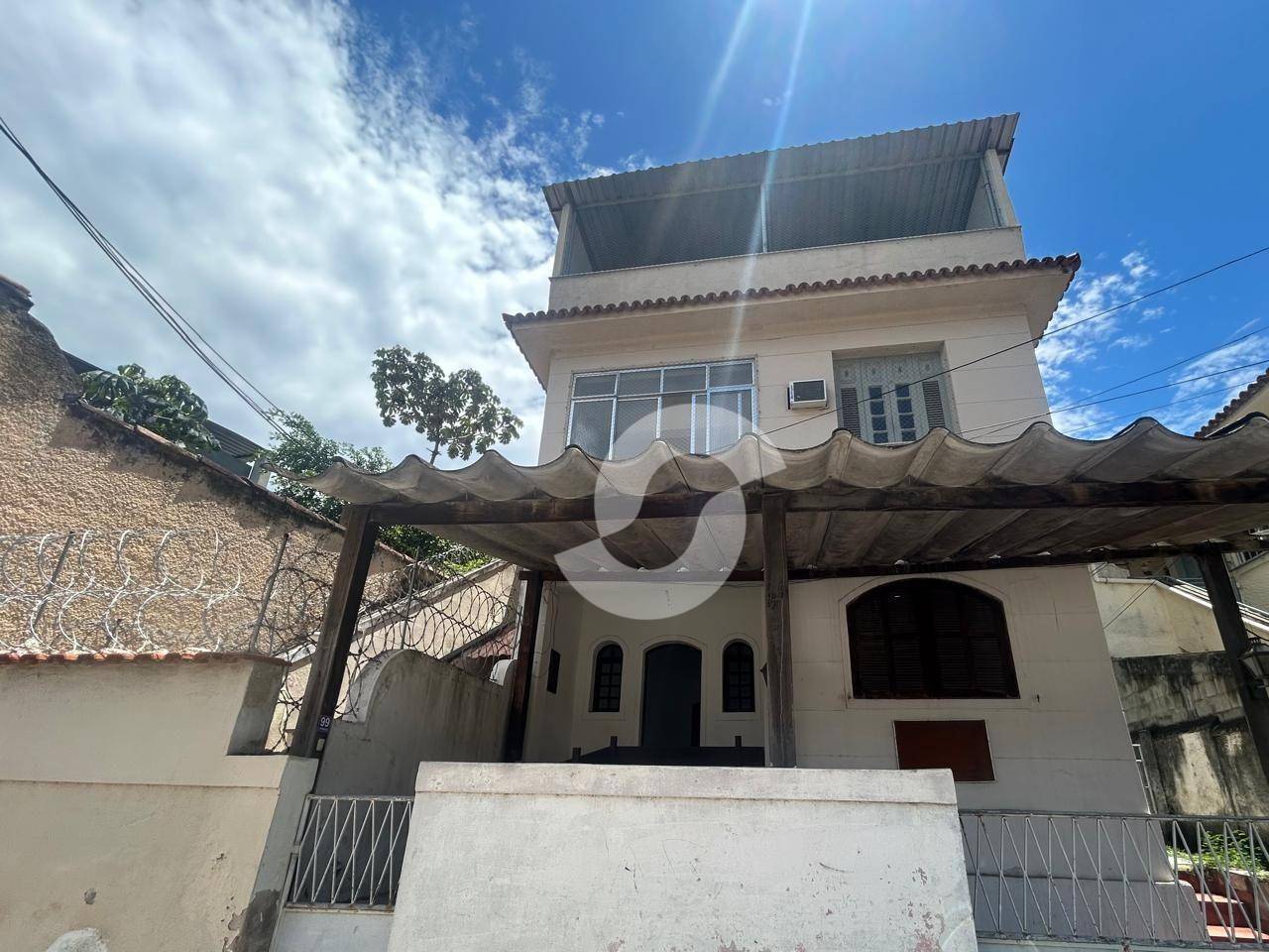 Casa à venda com 2 quartos, 146m² - São Lourenço,Niterói