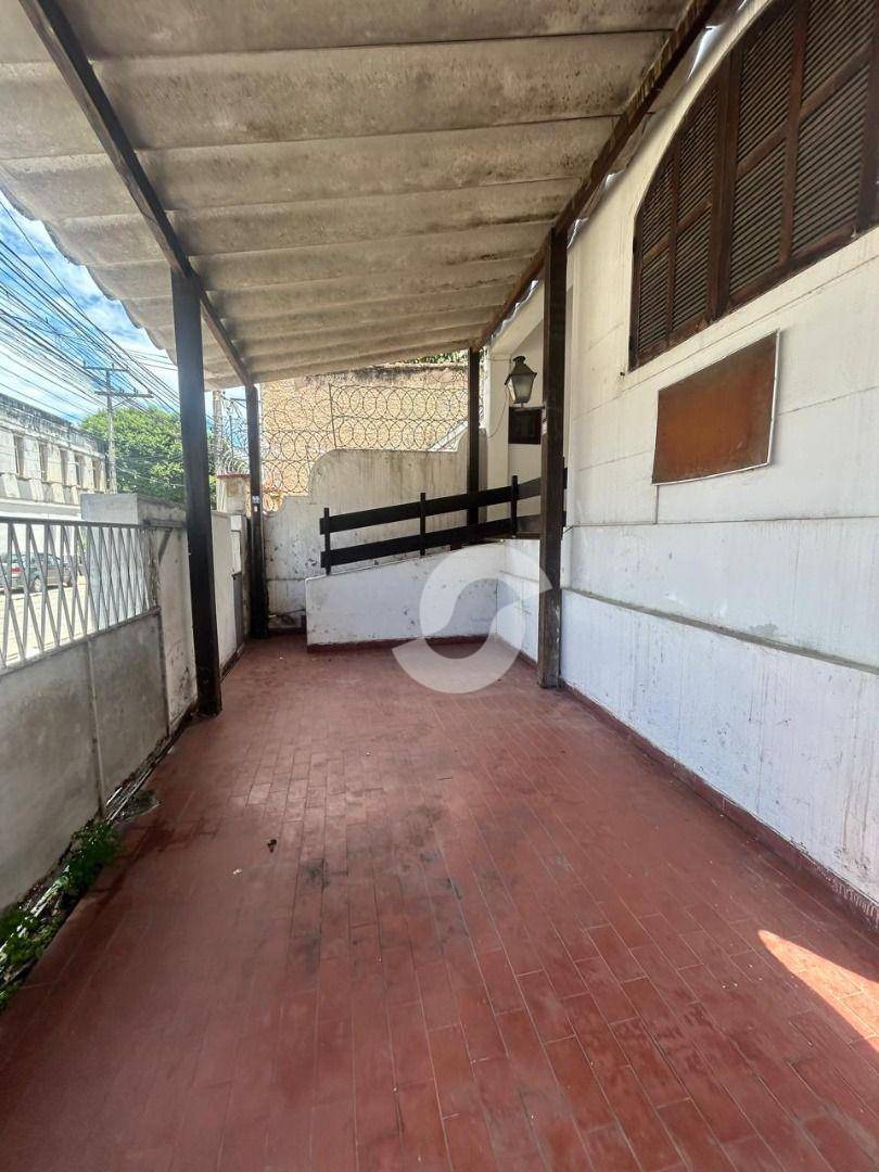 Casa à venda com 2 quartos, 146m² - São Lourenço,Niterói