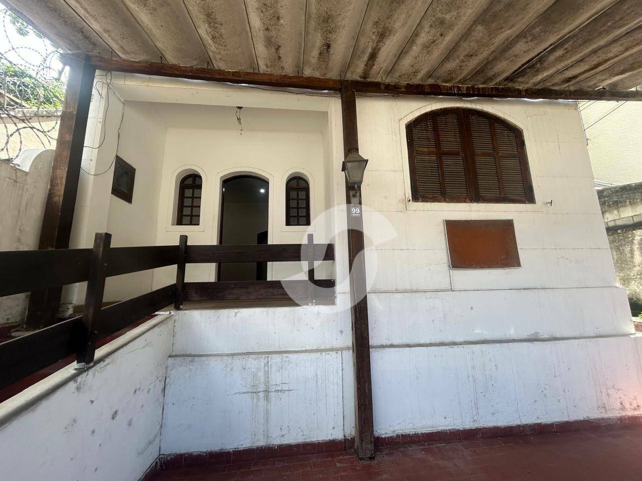 Casa à venda com 2 quartos, 146m² - São Lourenço,Niterói