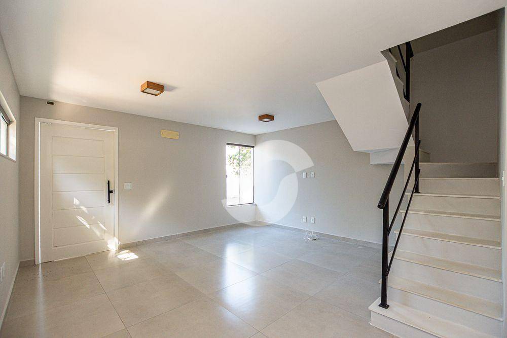 Casa à venda com 3 quartos, 206m² - Itaipu,Niterói