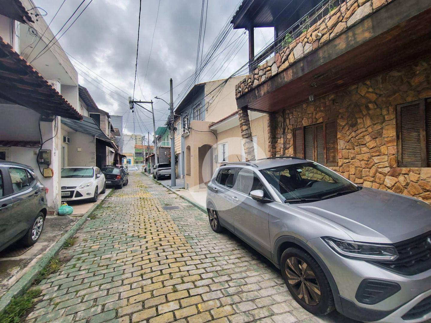Casa à venda com 4 quartos, 400m² - Ponta Dareia,Niterói