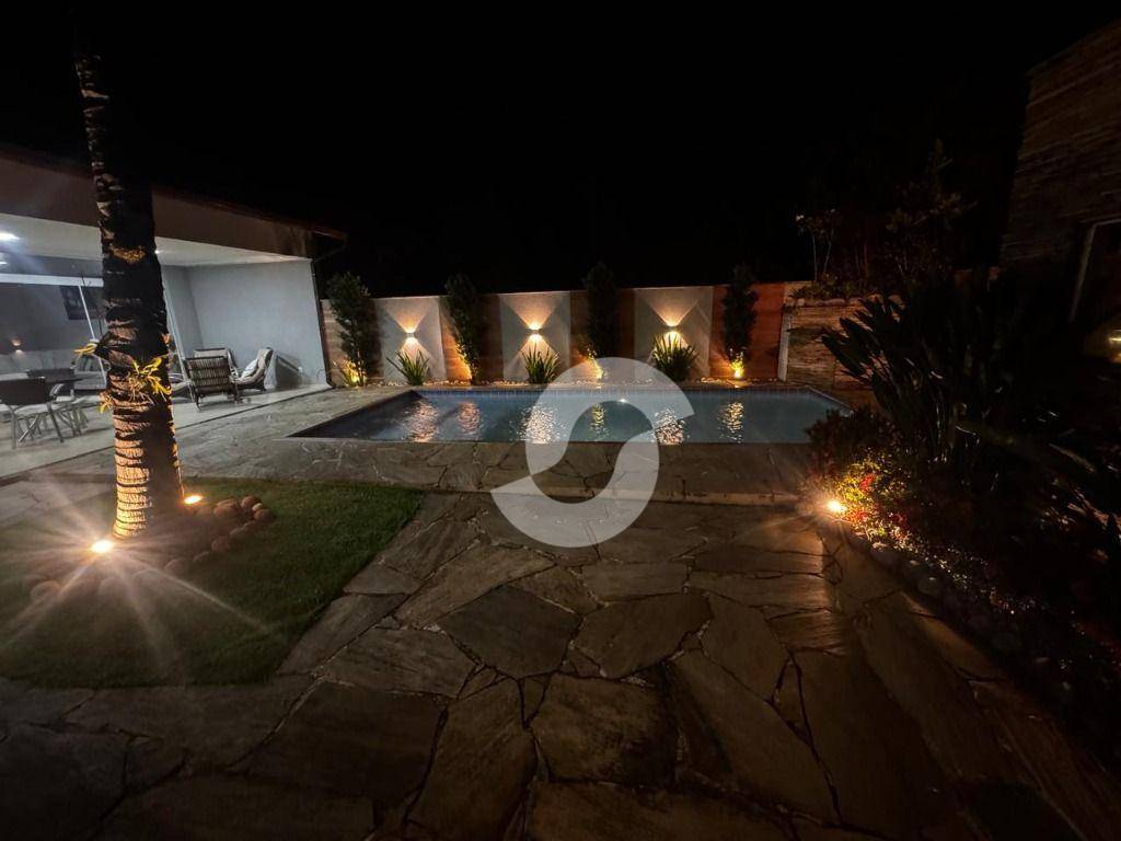 Casa à venda com 5 quartos, 337m² - Itaipu,Niterói