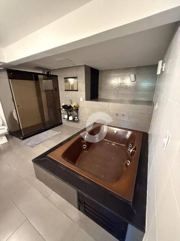  - Casa com 6 dormitórios à venda, 560 m² por R$ 2.550.000,00 - Itaipu - Niterói/RJ