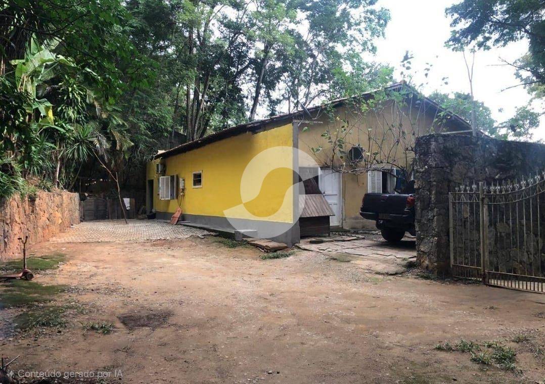  - Casa com 3 dormitórios à venda, 877 m² com 163 m² construida por R$ 1.150.000 - Engenho do Mato - Niterói/RJ