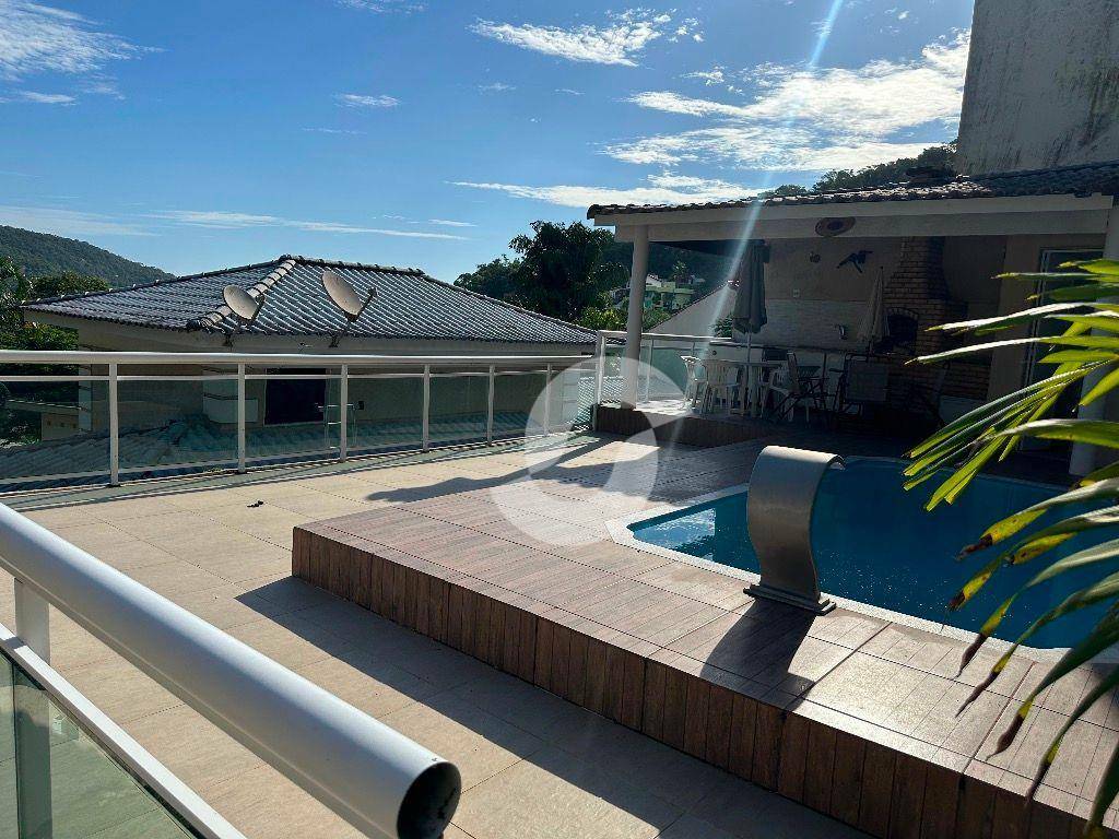 Casa à venda com 3 quartos, 300m² - Piratininga,Niterói
