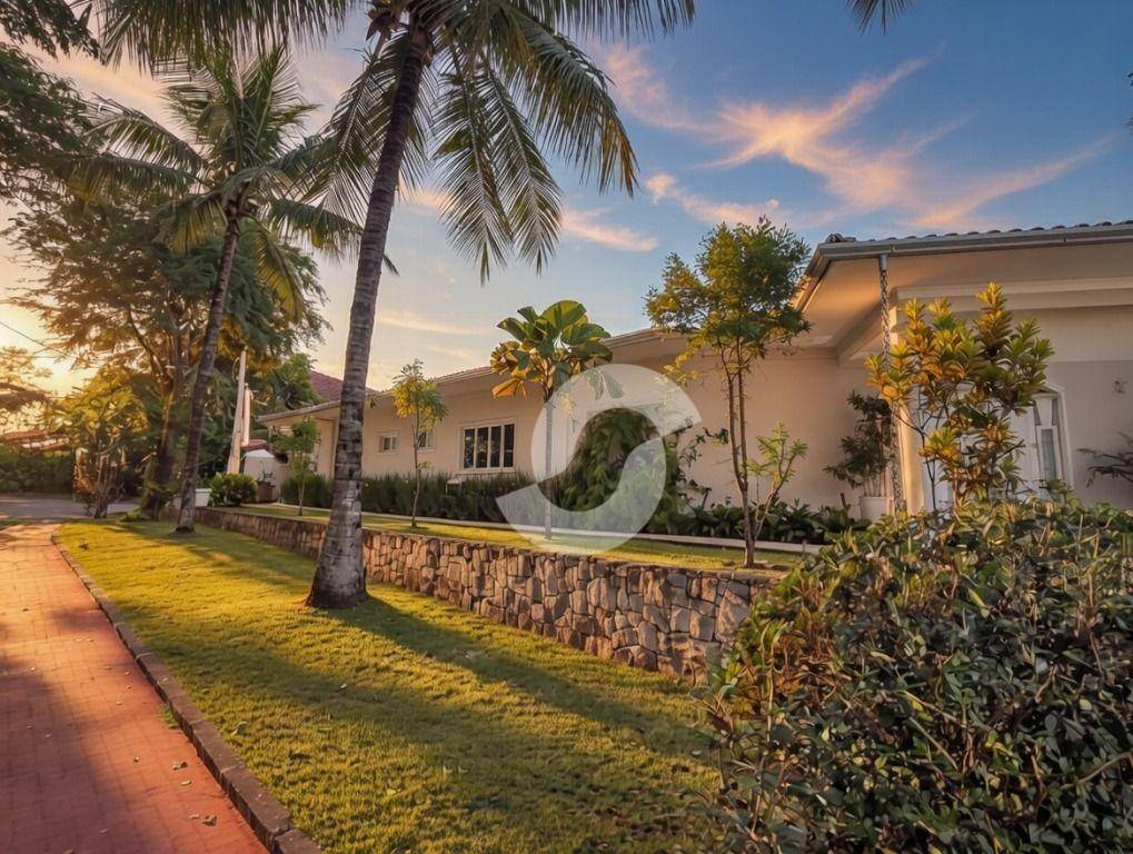 Casa à venda com 4 quartos, 400m² - Itaipu,Niterói