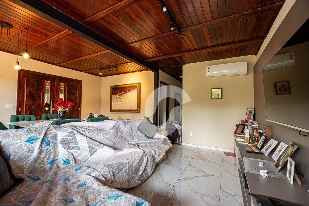 Casa à venda com 3 quartos, 300m² - Itaipu,Niterói
