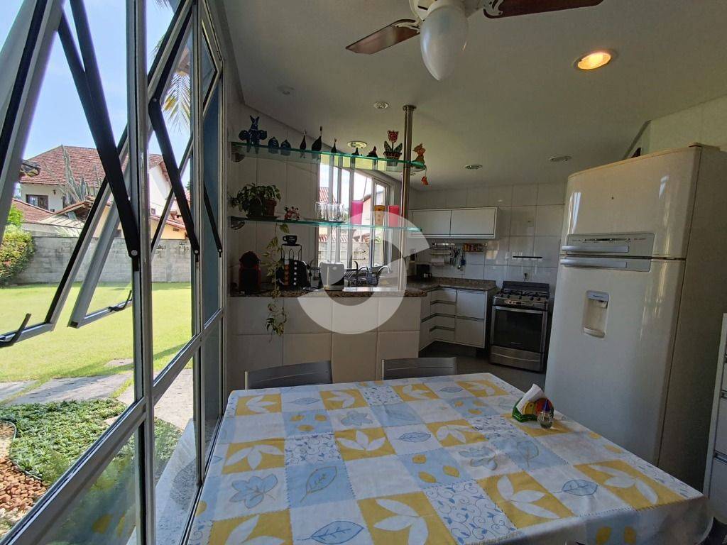 Casa à venda com 3 quartos, 210m² - Piratininga,Niterói