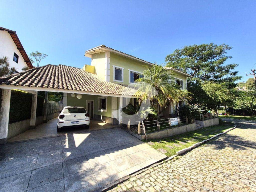 Casa à venda com 4 quartos, 280m² - Pendotiba,Niterói