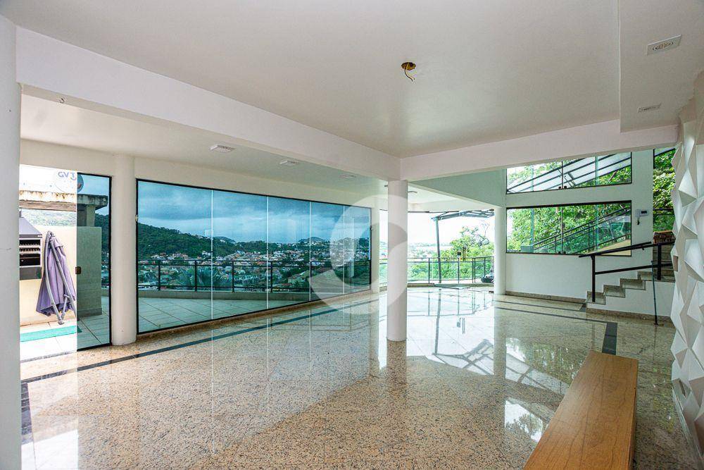 Casa à venda com 3 quartos, 300m² - Piratininga,Niterói