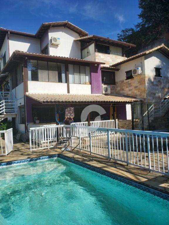 Casa à venda com 4 quartos, 320m² - Pendotiba,Niterói