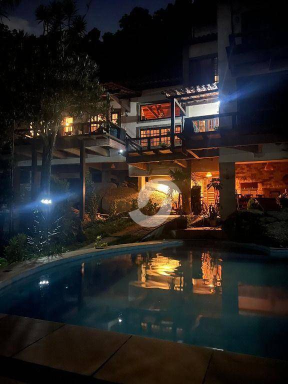 Casa à venda com 4 quartos, 280m² - Piratininga,Niterói