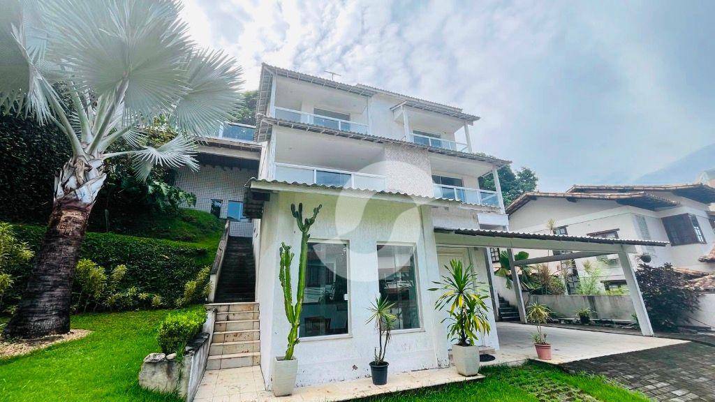 Casa à venda com 4 quartos, 350m² - Pendotiba,Niterói