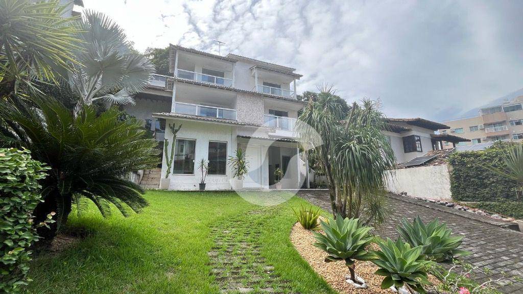 Casa à venda com 4 quartos, 350m² - Pendotiba,Niterói