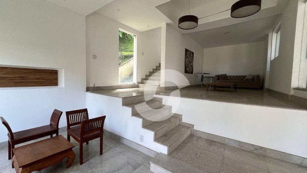  - Casa com 4 dormitórios à venda, 350 m² por R$ 1.400.000,00 - Pendotiba - Niterói/RJ