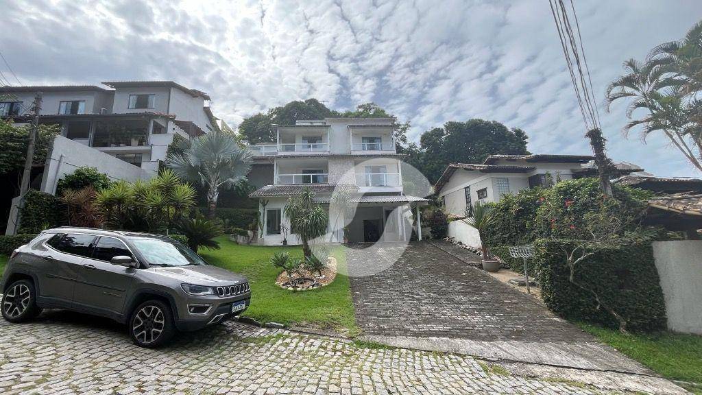 Casa à venda com 4 quartos, 350m² - Pendotiba,Niterói