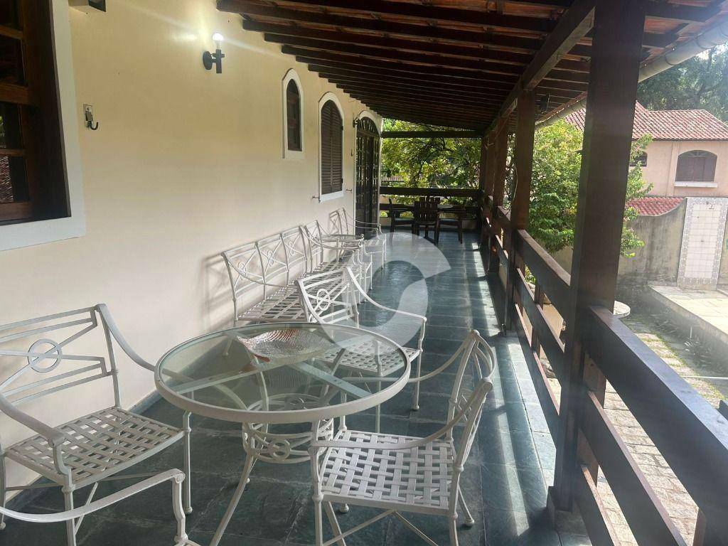 Casa à venda com 4 quartos, 200m² - Pendotiba,Niterói