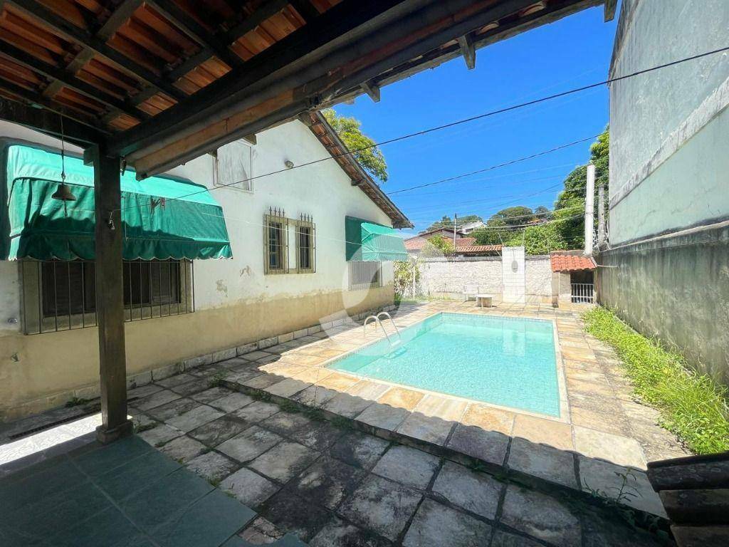 Casa à venda com 3 quartos, 450m² - Itaipu,Niterói