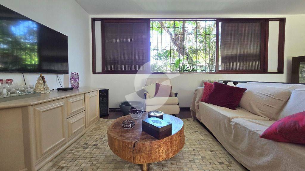 Casa à venda com 5 quartos, 300m² - Piratininga,Niterói