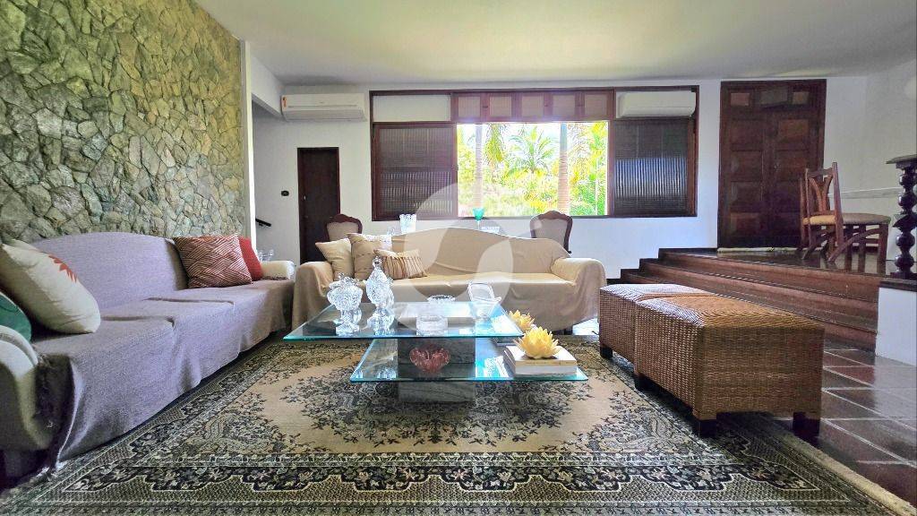 Casa à venda com 5 quartos, 300m² - Piratininga,Niterói