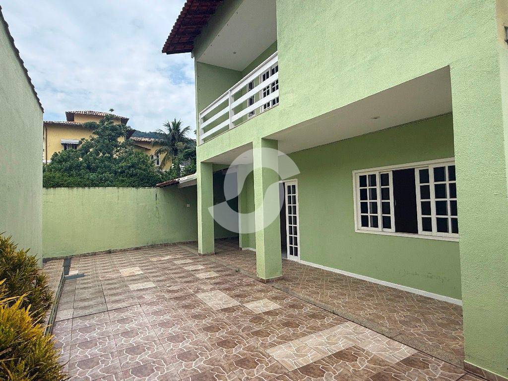 Casa à venda com 3 quartos, 219m² - Itaipu,Niterói