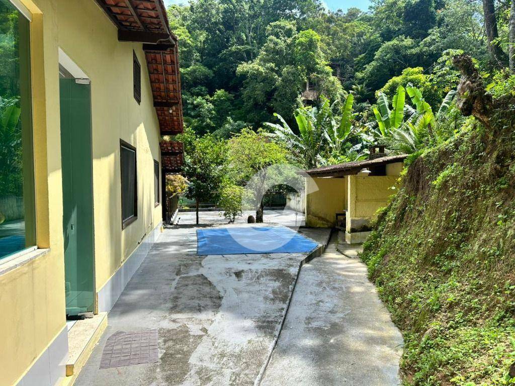 Casa à venda com 2 quartos, 130m² - Serra Grande,Niterói