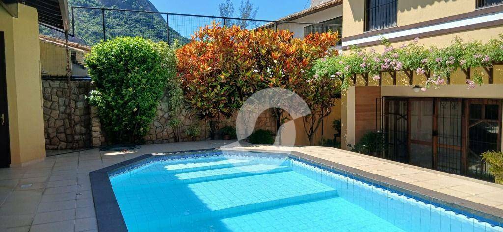 Casa à venda com 4 quartos, 445m² - Itacoatiara,Niterói