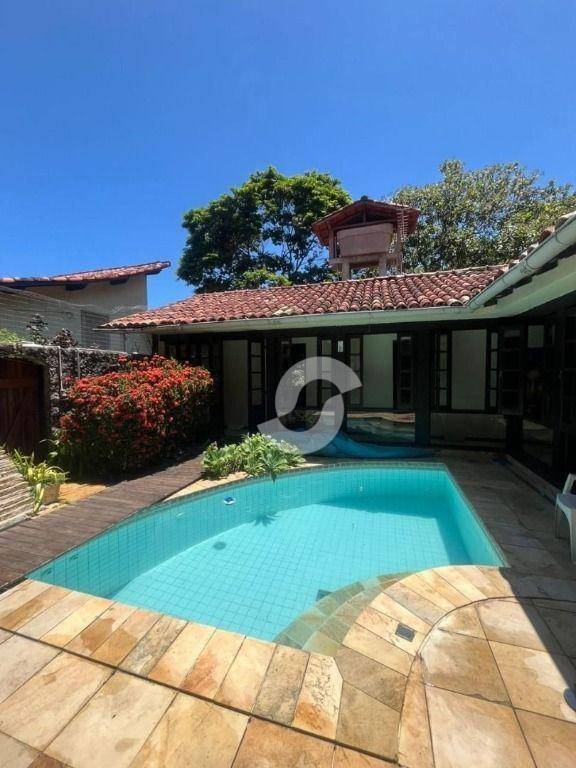 Casa à venda com 4 quartos, 245m² - Itaipu,Niterói