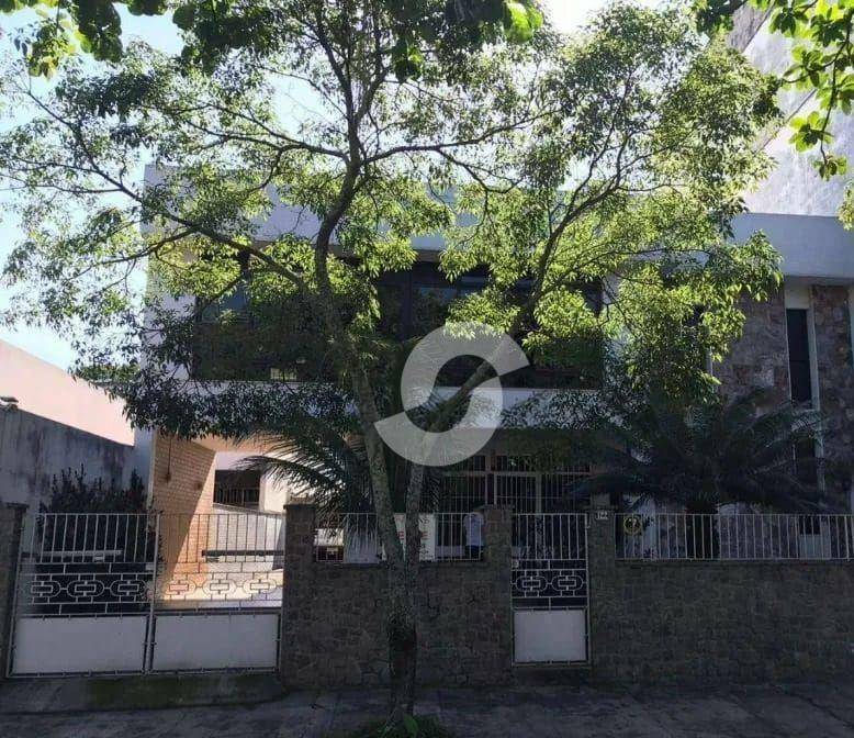 Casa à venda com 6 quartos, 390m² - São Francisco,Niterói