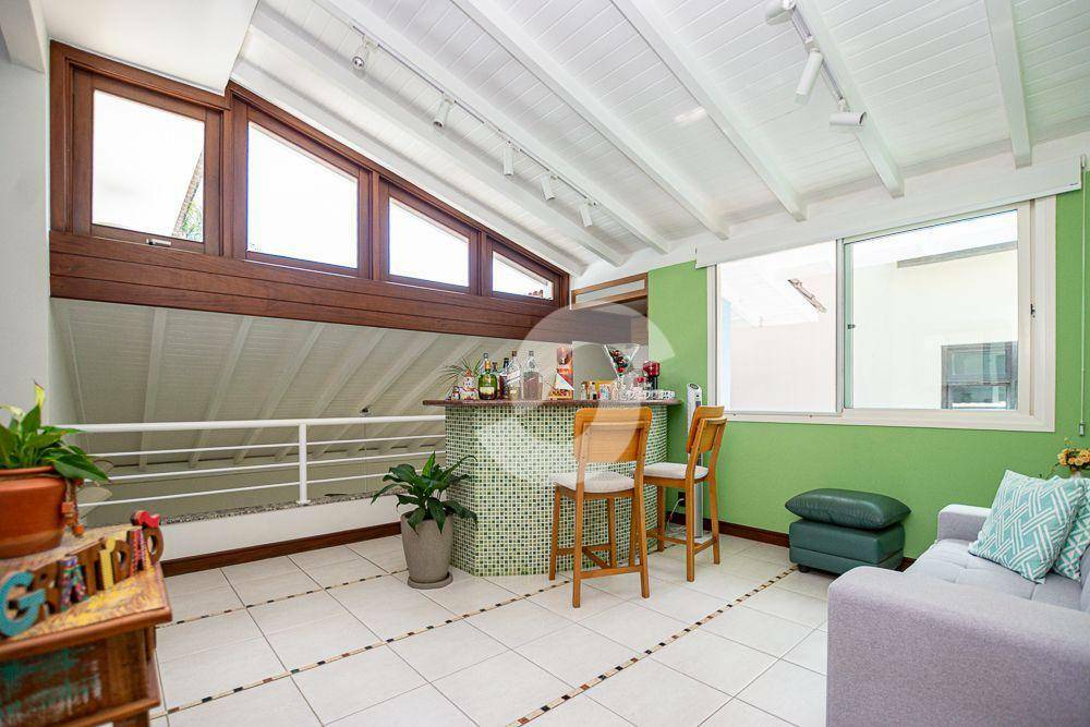Casa à venda com 4 quartos, 350m² - Camboinhas,Niterói